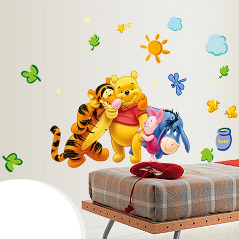 Dekorativer Sticker mit Winnie und seinem Freund Ferkel