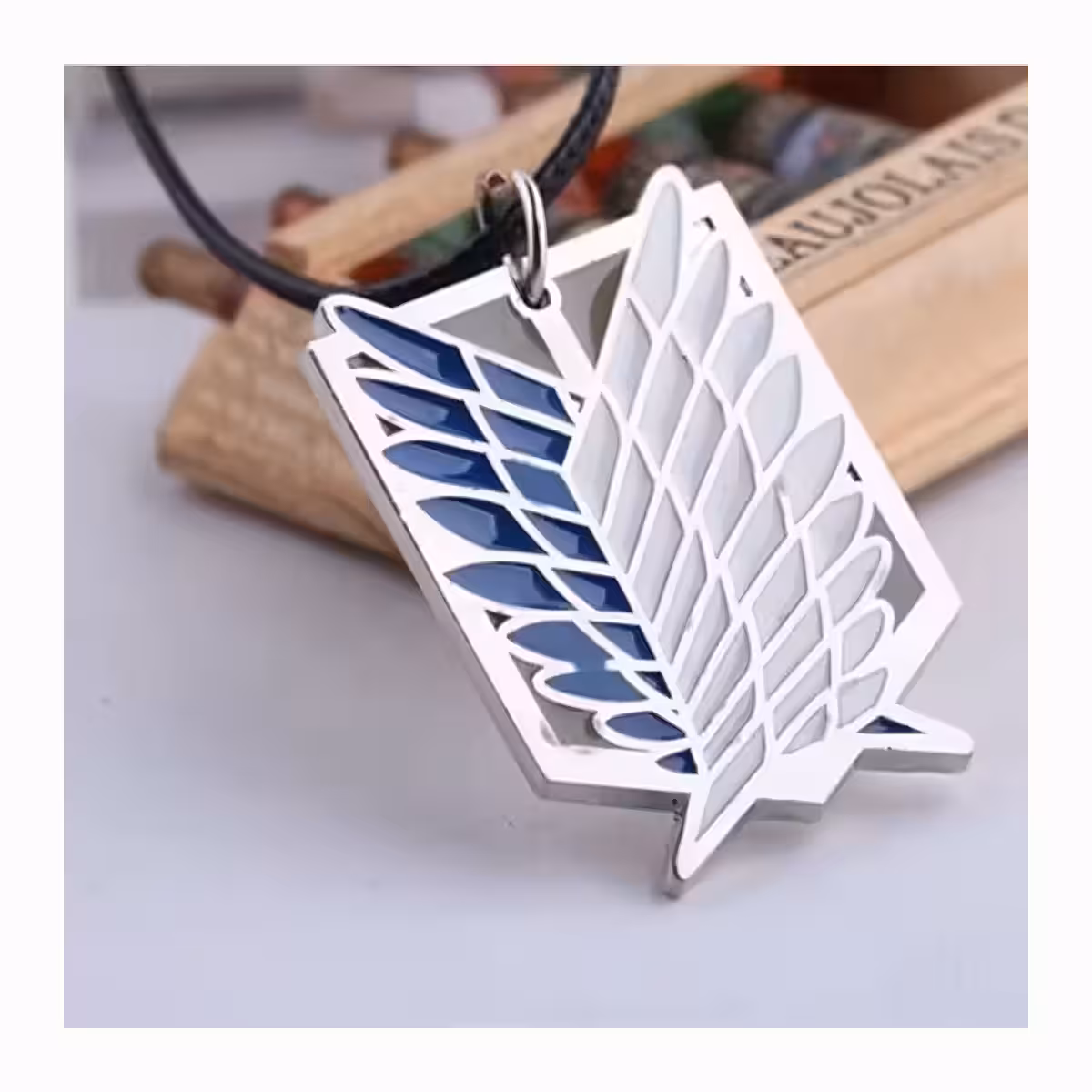 Anime-Kette mit silbernem Anhänger Attack on Titan