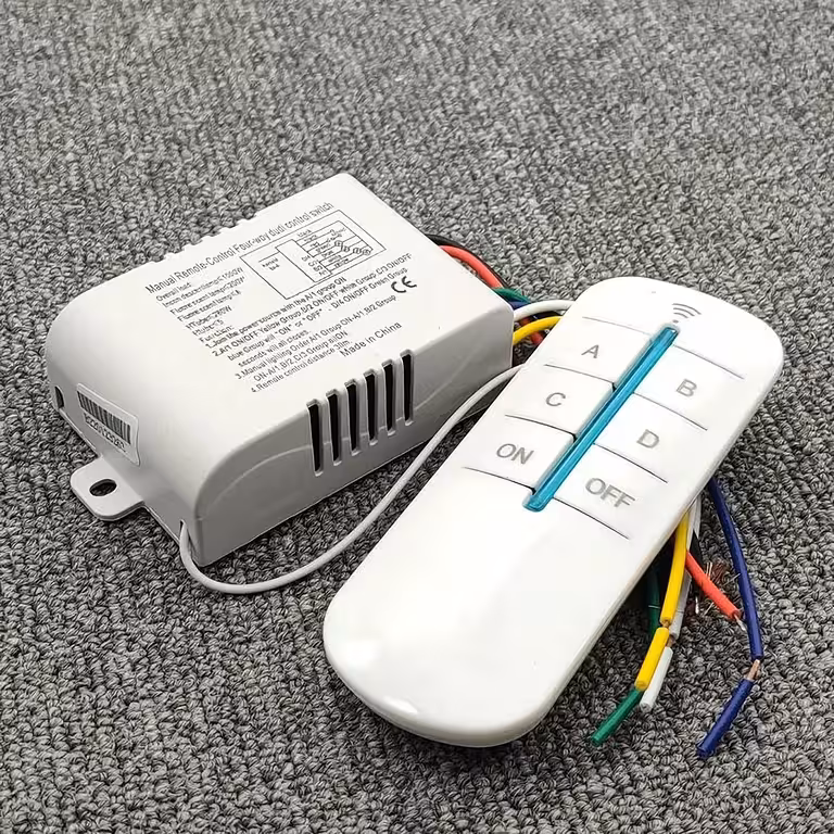 Lichtschalter mit Fernbedienung 4-Kanal 220V – Automatisierungs-Empfänger für Kronleuchter und Lampe