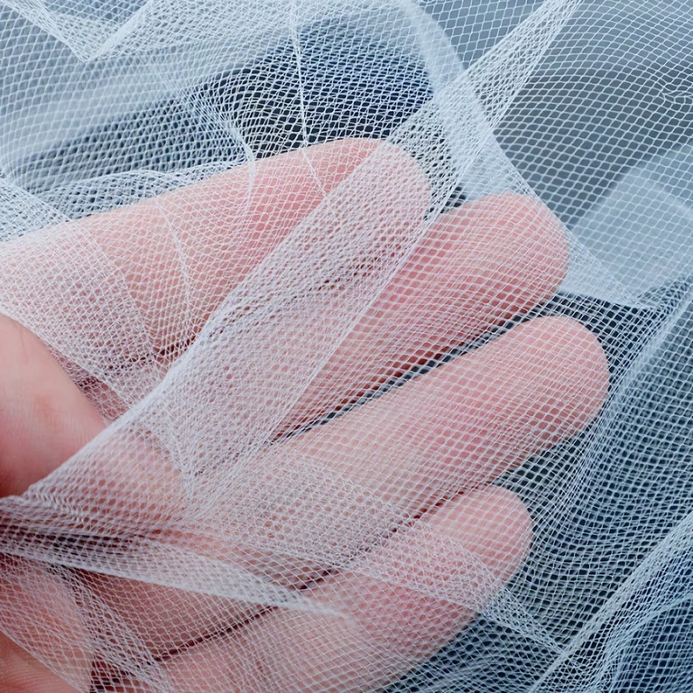 Braut-Haaraccessoire mit Schleier Weißer Schleier am Kamm befestigt, ideal für lockere Frisuren oder Dutt