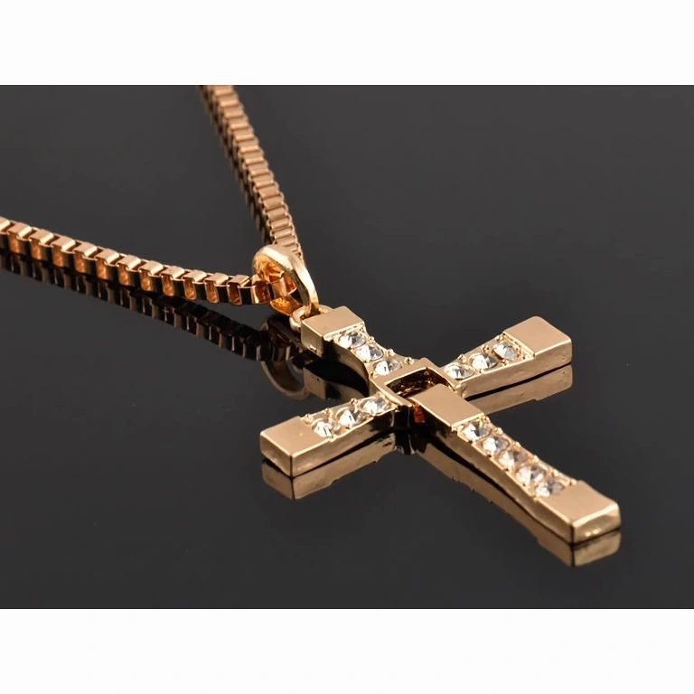 Goldener Kreuzanhänger mit synthetischen Swarovski-Steinen