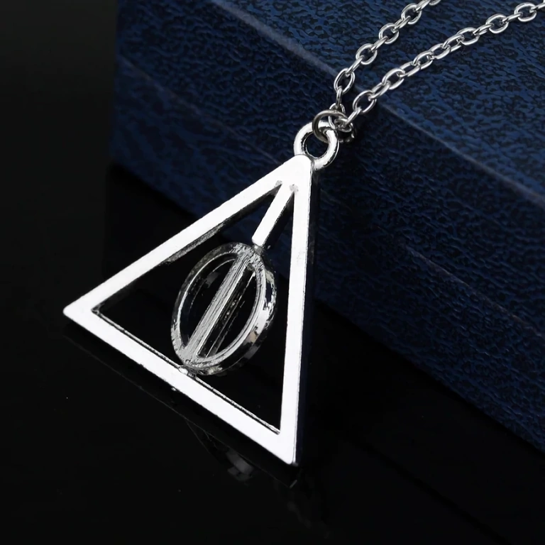 Silbermedaillon mit Deathly-Hallows-Symbol