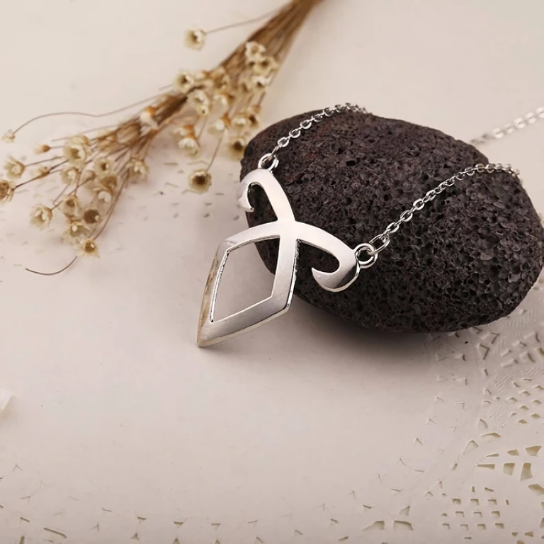 Anhänger mit Shadowhunters Symbol Dekorative Kette mit ikonischem Symbol aus Shadowhunters