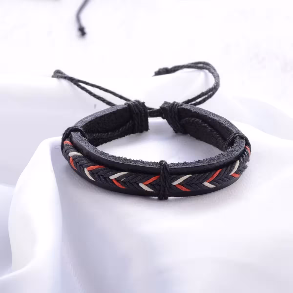 Wikinger-/Rustik-Stil – robuste Lederarmbänder für Herren