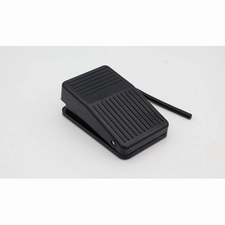 Elektrischer Schalter mit einem NO+NC Kontakt für Geräte