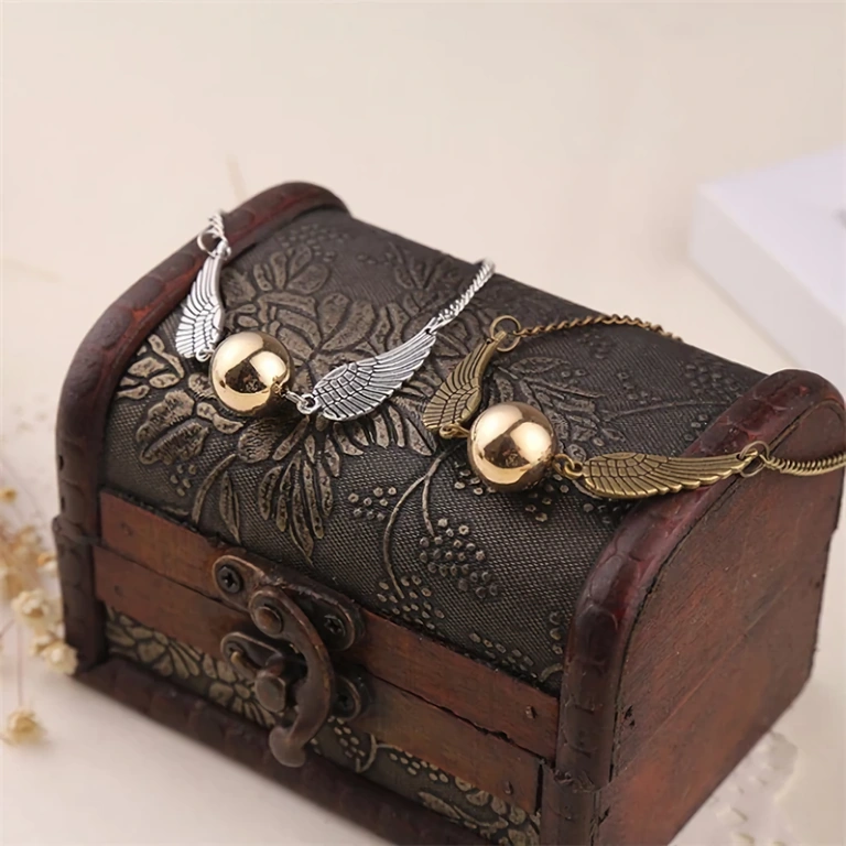 Ideales Geschenk – Armband mit Symbolen aus der Harry-Potter-Welt