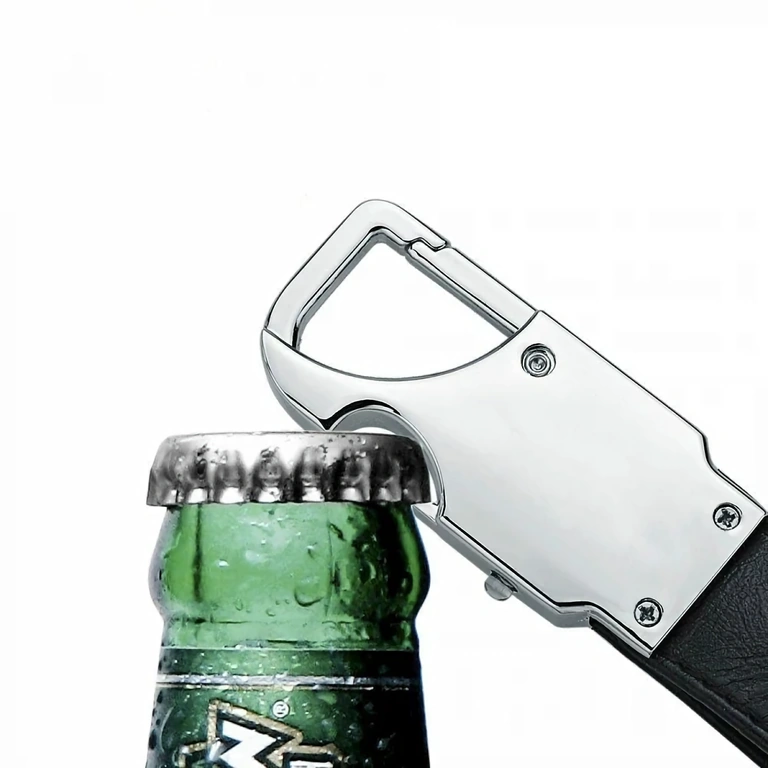 Schlüsselanhänger aus schwarzem Leder mit integriertem Flaschenöffner