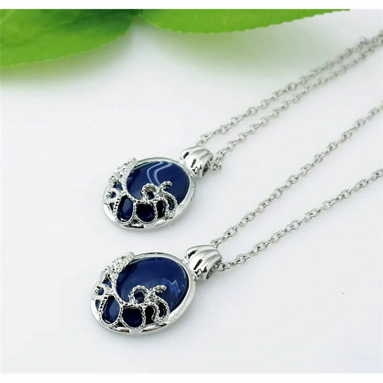 Halskette mit Lapis-Lazuli-Stein zum Schutz von Vampiren im Tageslicht