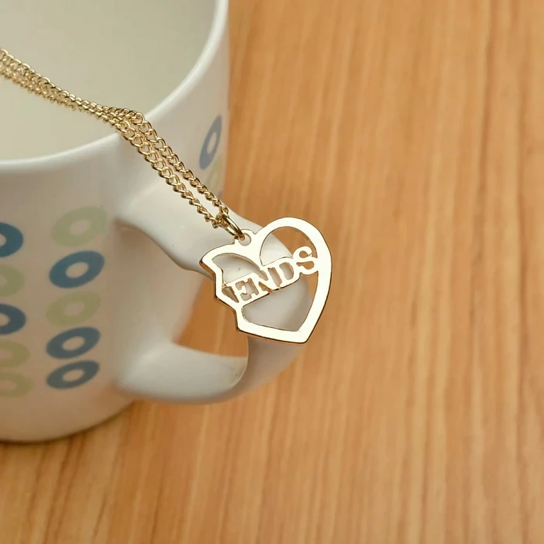 Golden BFF Freundschaftsketten Set Drei goldene Freundschaftsketten – Herzanhänger