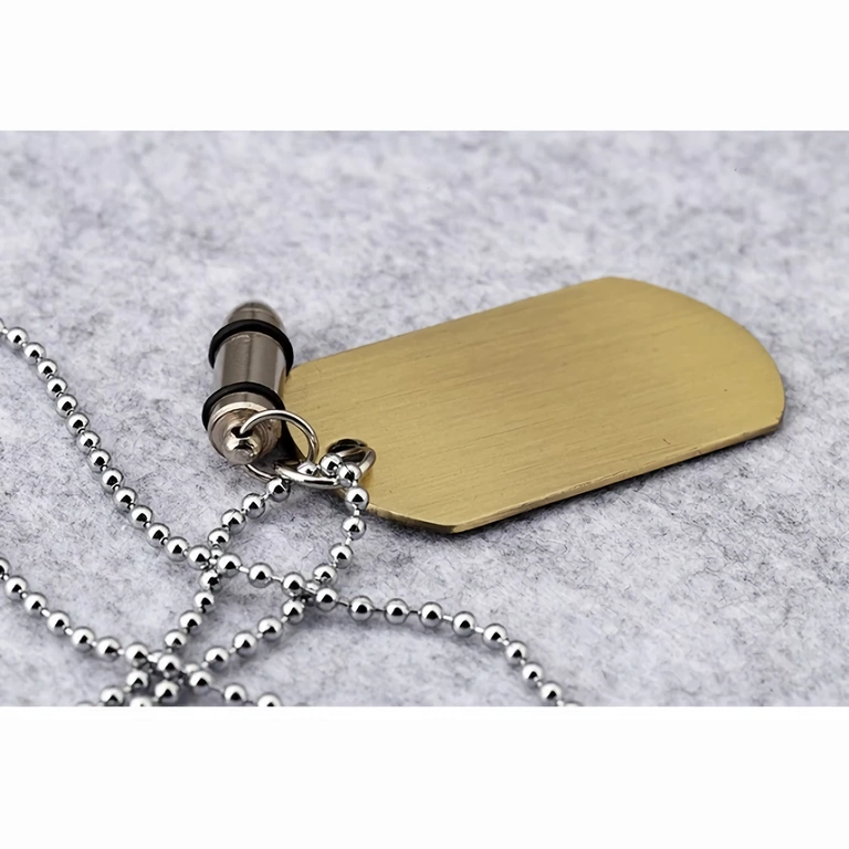 Herren Dog Tag Halskette mit Kugel Männliches Accessoire aus Army-Kette, Dog Tag und Kugel-Anhänger