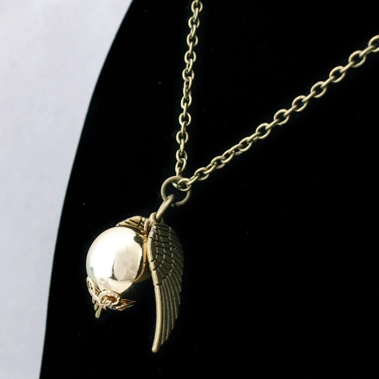 Quidditch-Kette – Goldener Schnatz Themen-Schmuck Quidditch – Schnatz mit abnehmbaren Flügeln