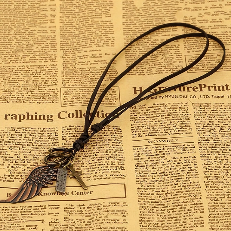 Kreuzanhänger an schwarzer Lederkette für Herren