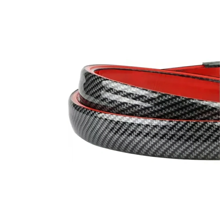 Spoiler mit Carbon-Optik und LED-Streifen für Bremslicht