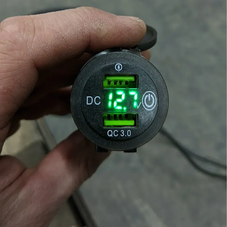 USB-Doppelanschluss-Ladegerät für Motorrad- und Fahrradlenker