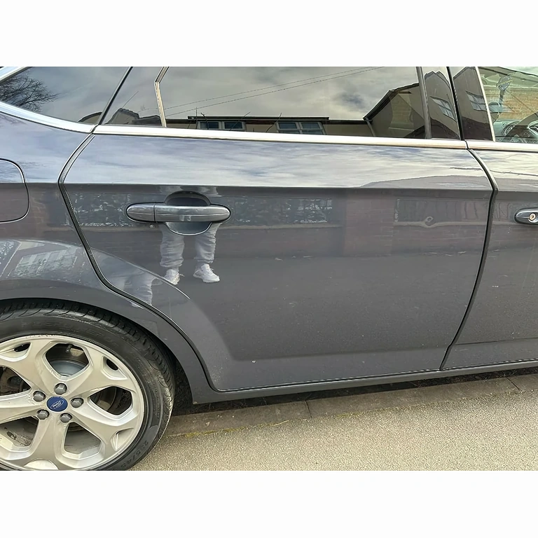 Flexibles Band zum Schutz der Türkanten