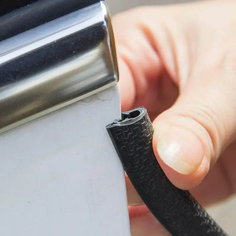 Flexibles Schutzband für Türkanten