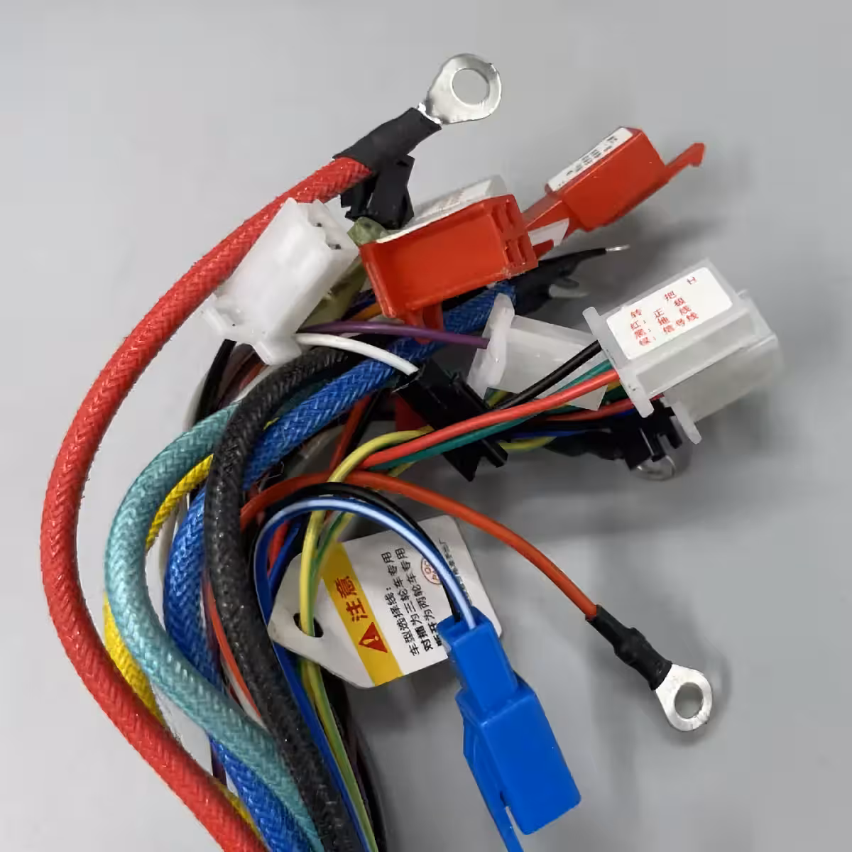 Controller mit mehreren Anschlüssen für Bremse, Gas und Motor