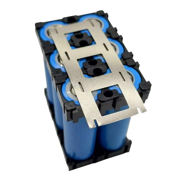 Nickelband auf 18650 Zellen aufgebracht