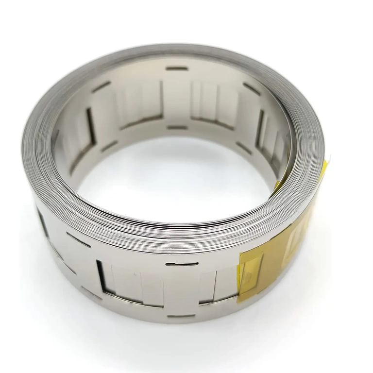 Band auf Tisch ausgerollt, einsatzbereit