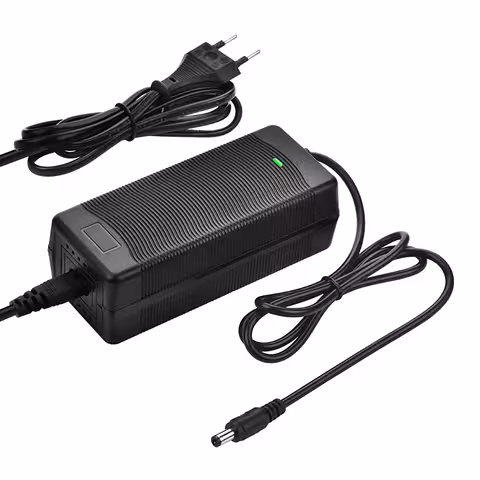 Leistungsstarkes Ladegerät für Elektroroller und E-Bike 36V – 42V, 3A