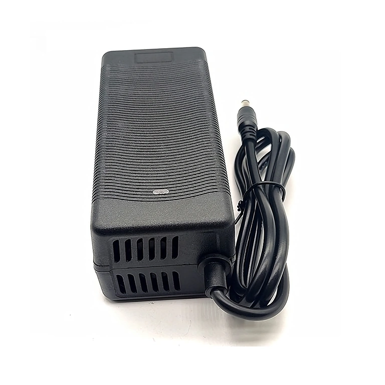 Ladegerät 36V–42V 3A, hohe Effizienz und geringer Energieverbrauch