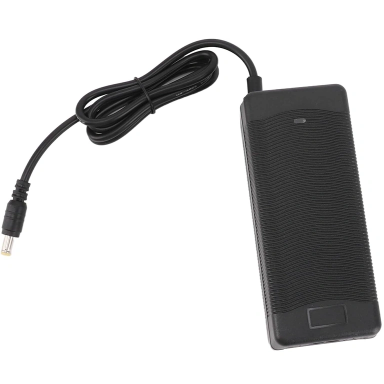 DC-Anschluss 2,1×5,5 mm für 21V 2A Li-Ion Ladegerät – kompatibel mit 18V Li-Ion Akkus und tragbaren Elektrogeräten