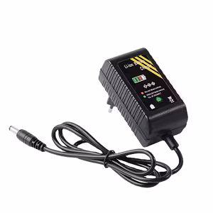 Li-Ion Ladegerät 16,8V 2A für 14,4V Batterie – Schnellladung für Bohrmaschine, Staubsauger und Akku-Schrauber