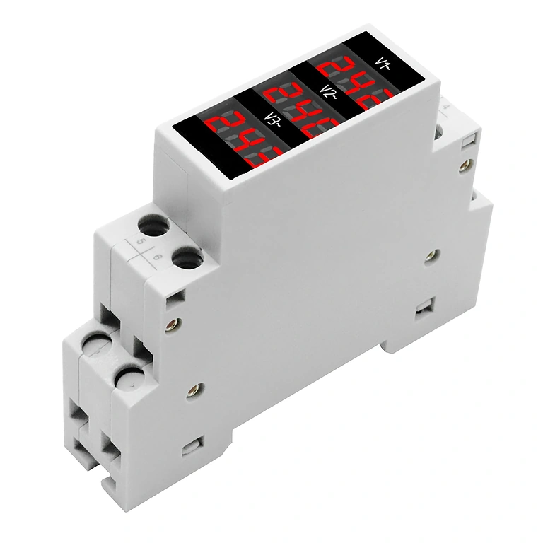 Montage des digitalen Voltmeters in einem industriellen Schaltschrank