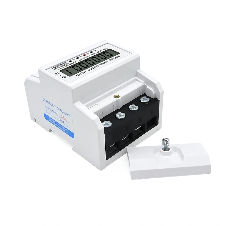 Montage des dreiphasigen digitalen Stromzählers auf DIN-Schiene im Schaltschrank